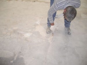 Synertec - hloe-filling in concrete